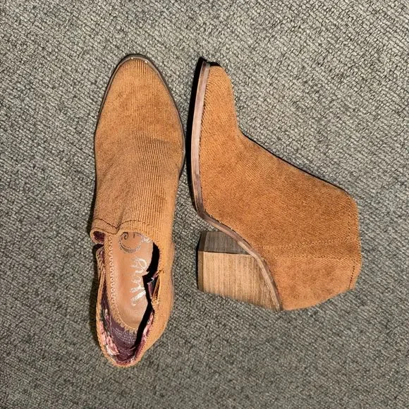 Very G Lilly Women's Bootie Sz 7.5 Brown Corduroy Casual Pull On Ankle Boots - Picture 5 of 8